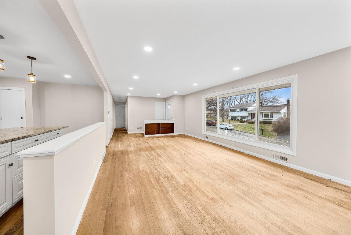 17 Dover Drive, Endicott, New York image 9