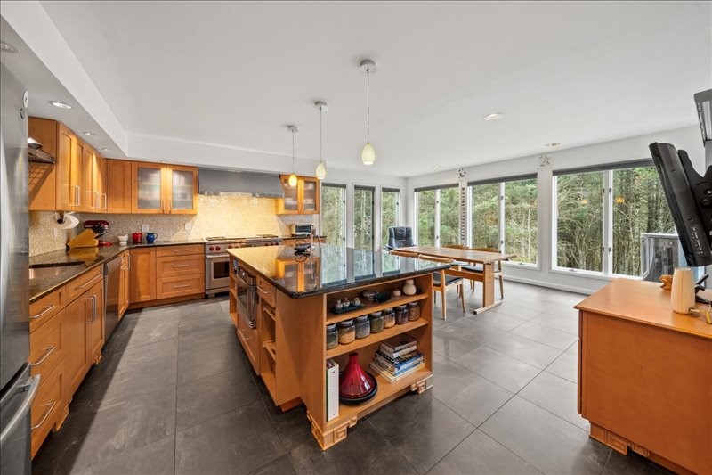 425 Brook Avenue, Vestal, New York image 17