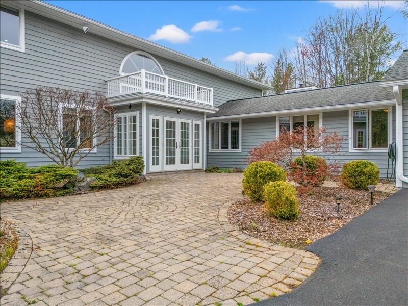 425 Brook Avenue, Vestal, New York image 3