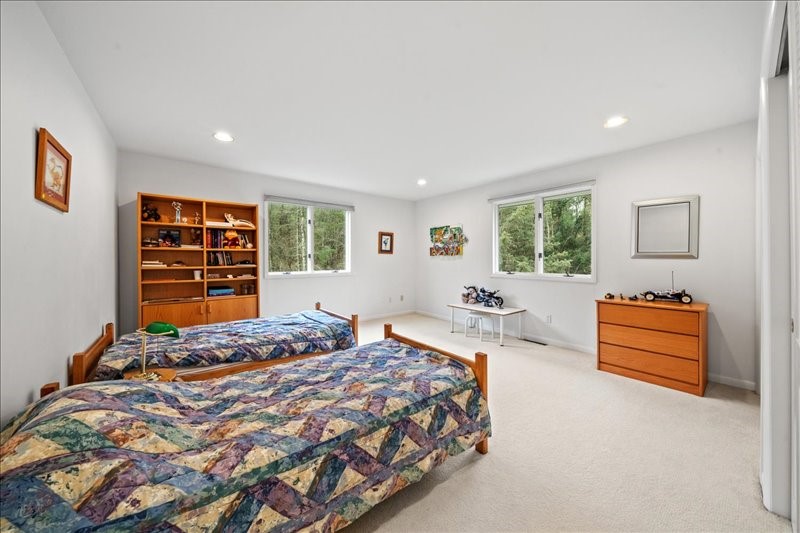 425 Brook Avenue, Vestal, New York image 34
