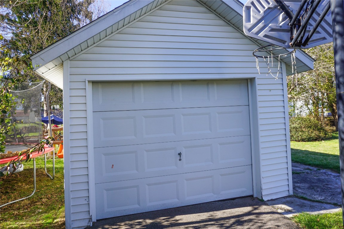 77 Hill Avenue, Johnson City, New York image 17