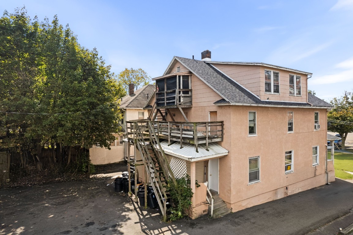 7 Adams Avenue