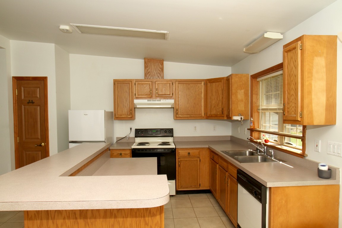 440 Costley Road, Vestal, New York image 7