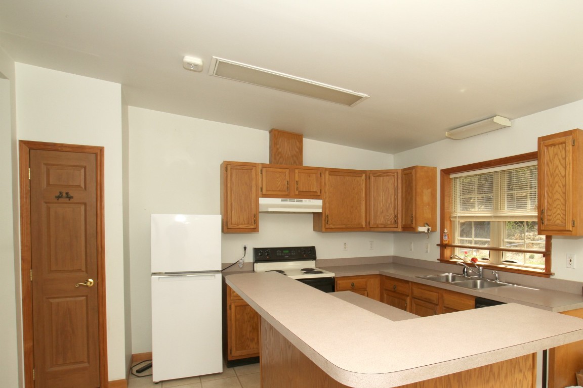 440 Costley Road, Vestal, New York image 8