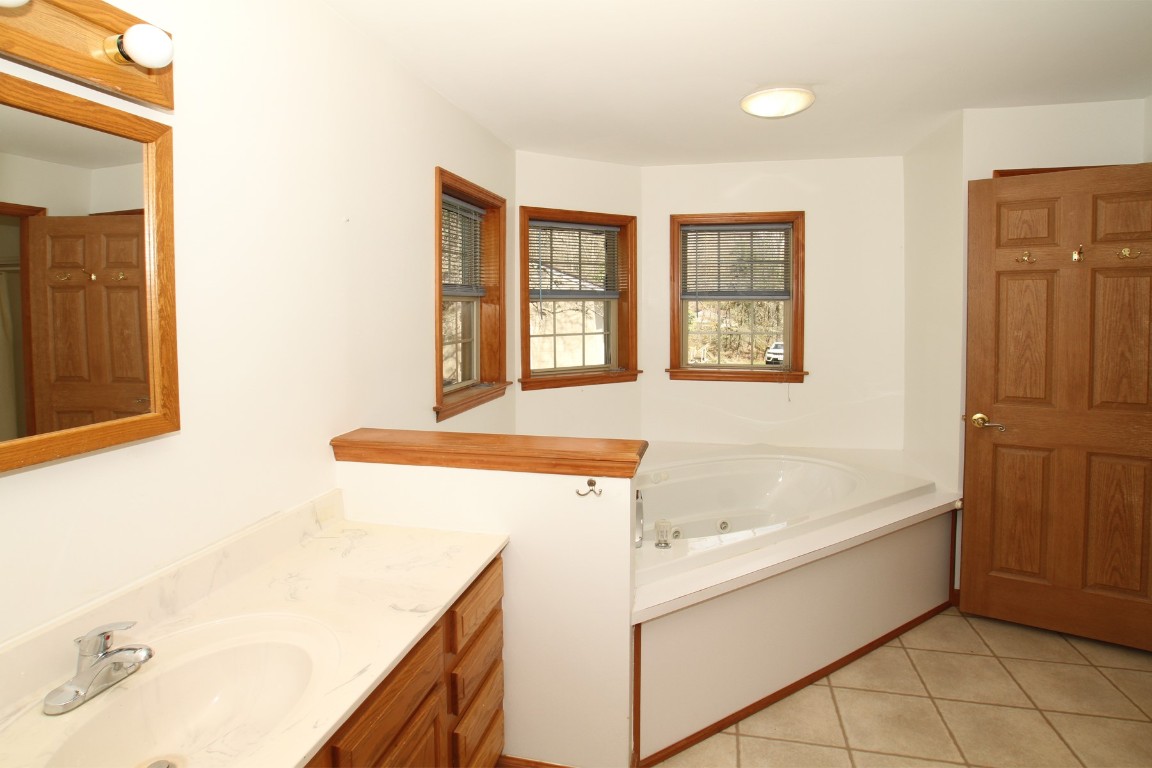 440 Costley Road, Vestal, New York image 14