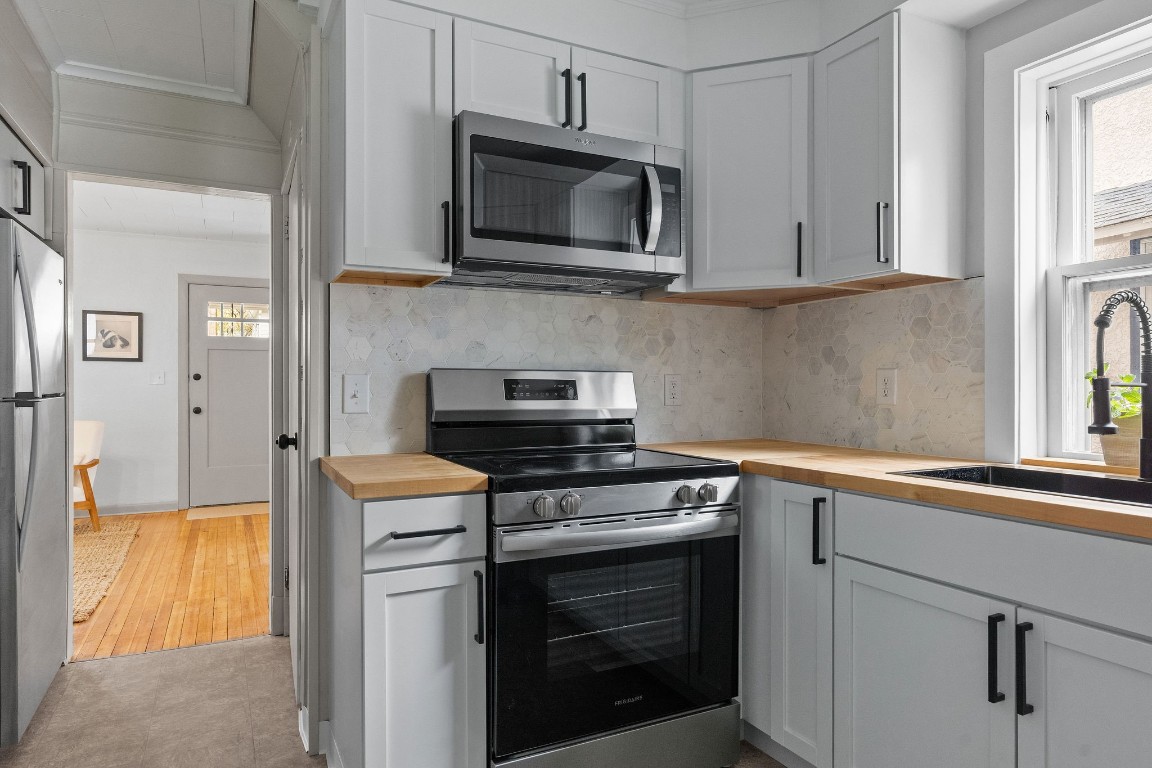 111 W Wendell Street, Endicott, New York image 12