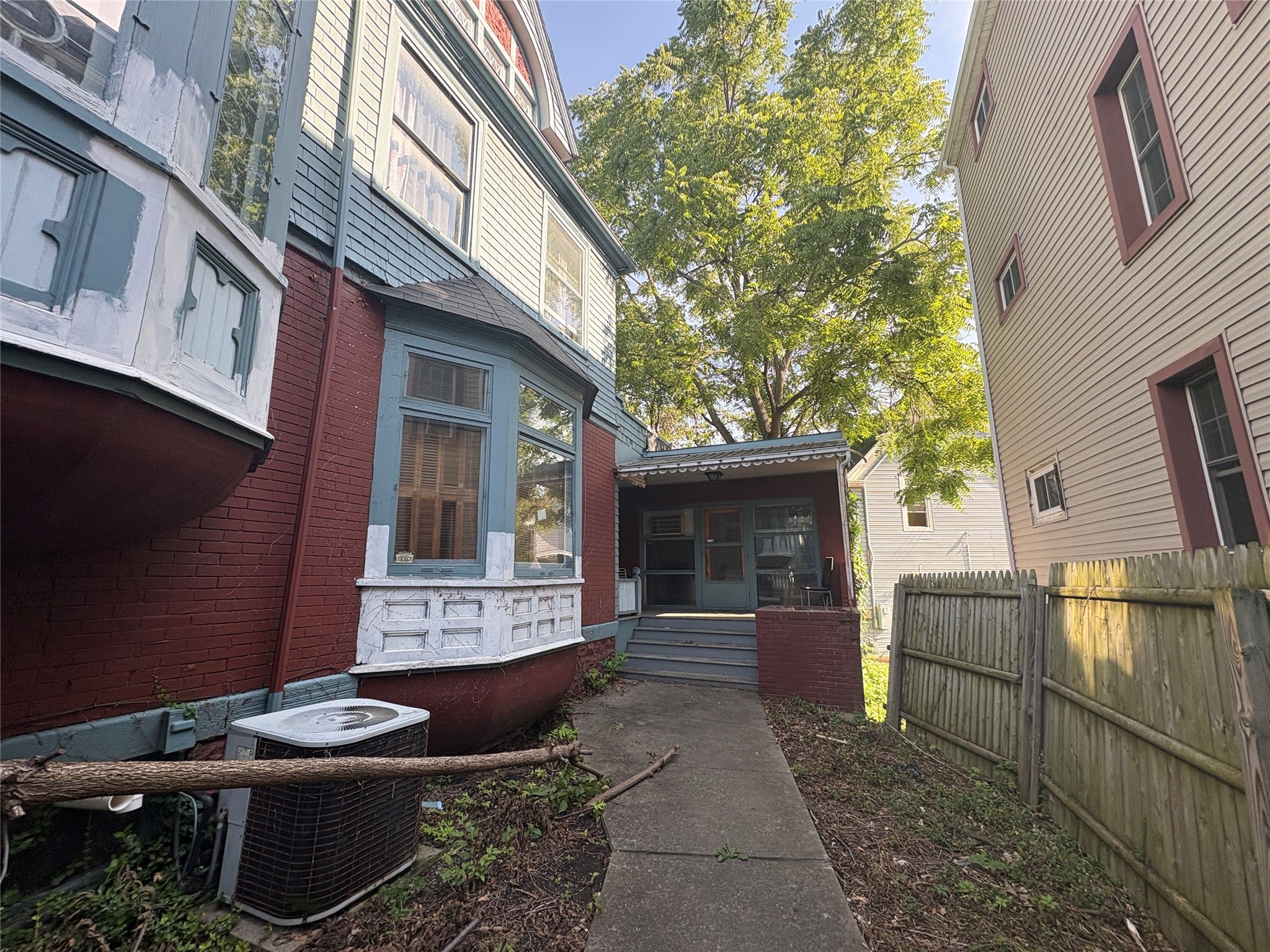130 Main St - Photo 2