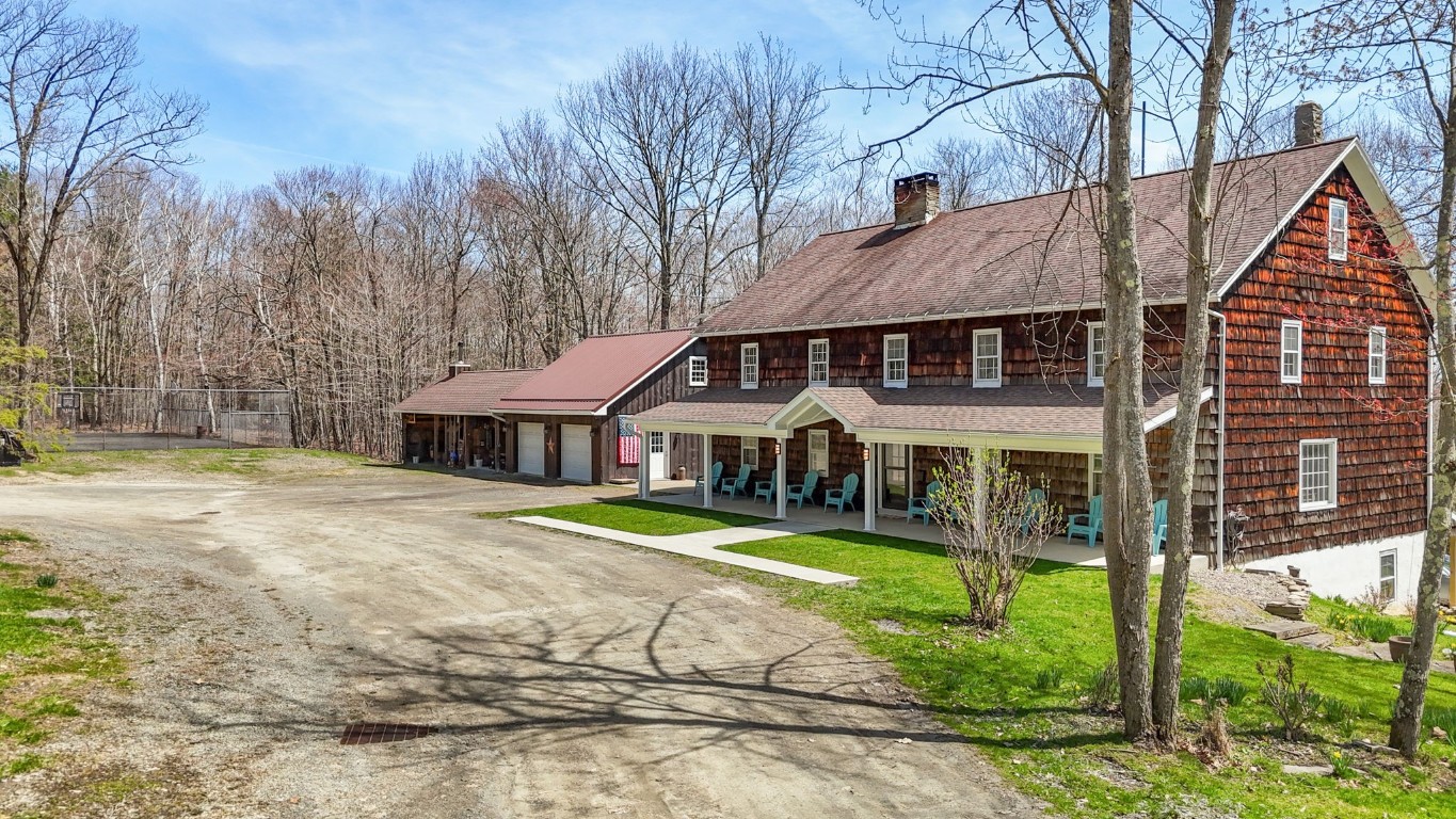 407 Worrick Pond Road, Brackney, Pennsylvania image 2
