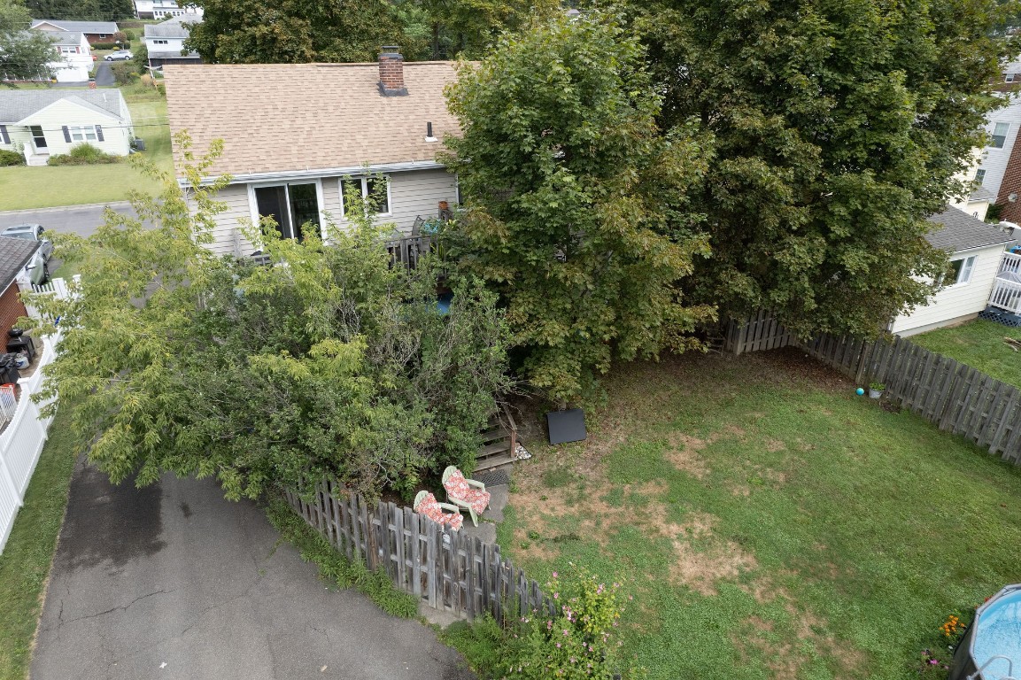 2718 Yale Street