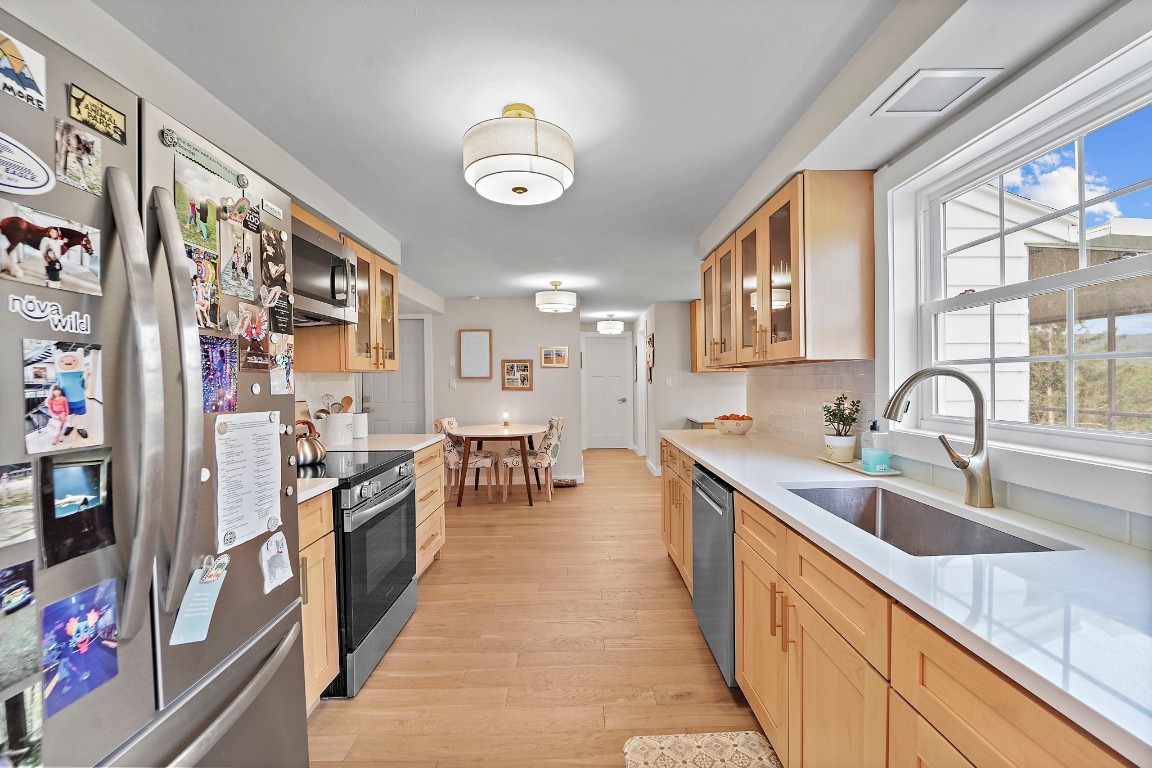 4805 Marshall Drive E