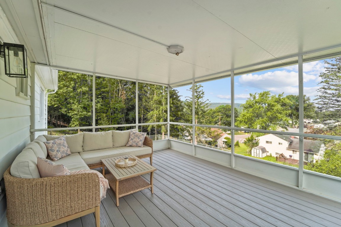 4805 Marshall Drive E