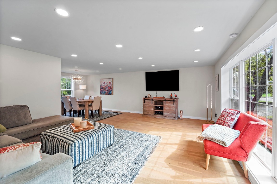 4805 Marshall Drive E