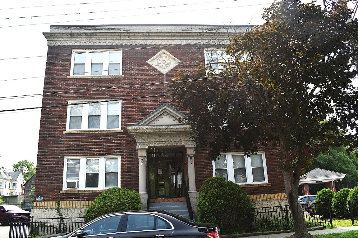 2 Crandall Street