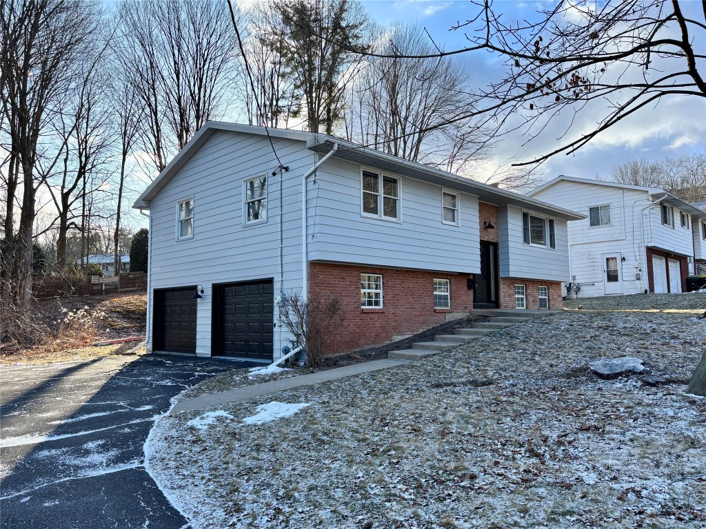 205 Warren Street, Vestal, New York image 2