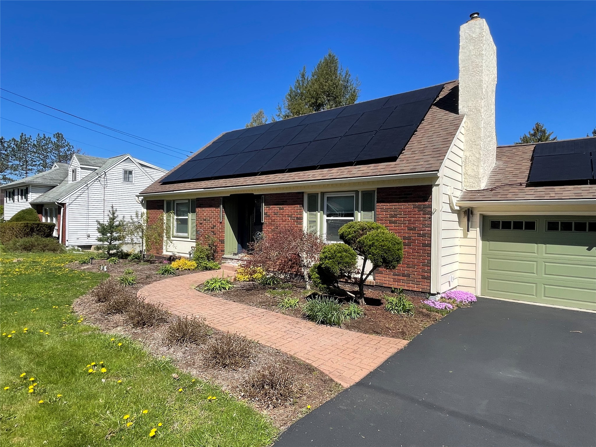 7 Brookside Avenue E