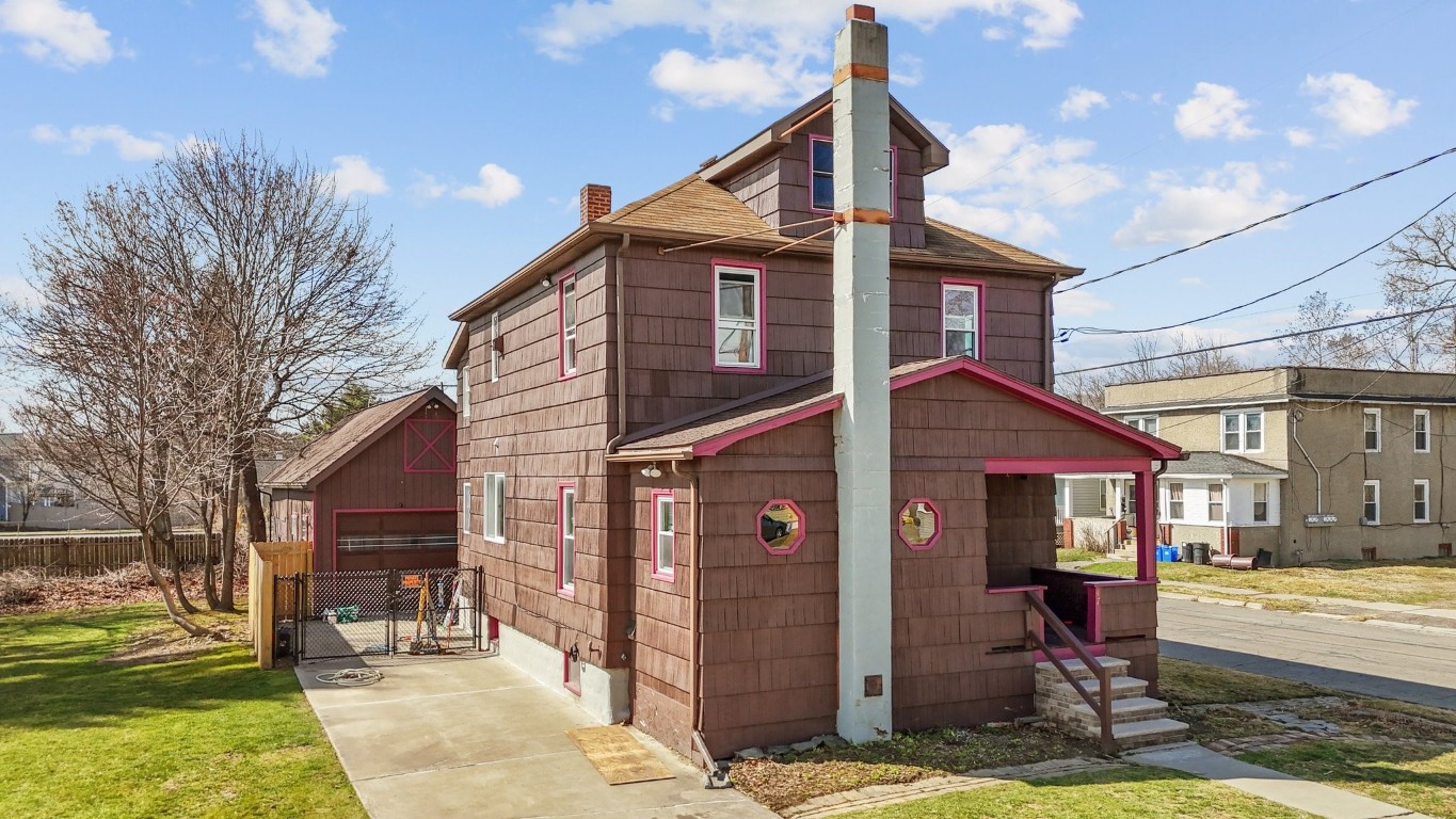 47 Evelyn Street, Johnson City, New York image 2