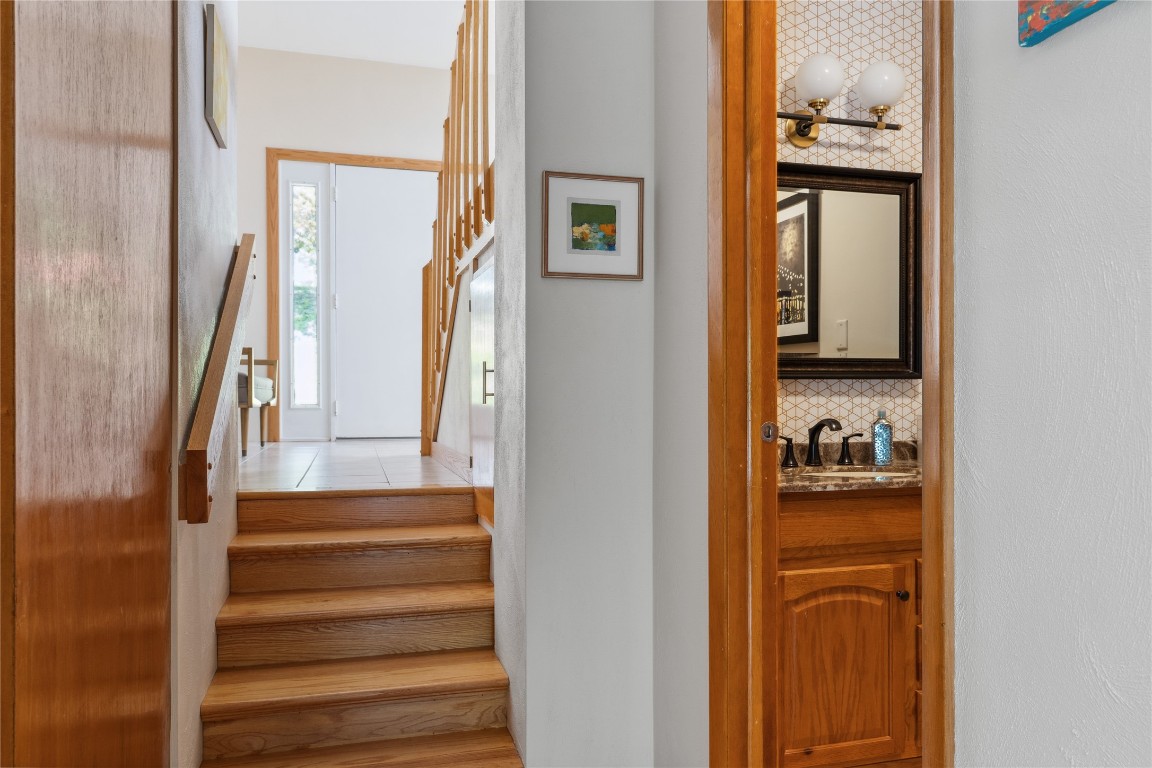 1205 Hartwick Lane, Vestal, New York image 21