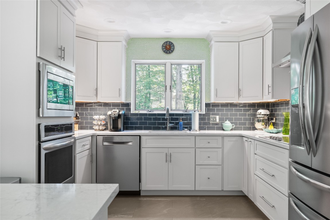 1205 Hartwick Lane, Vestal, New York image 12
