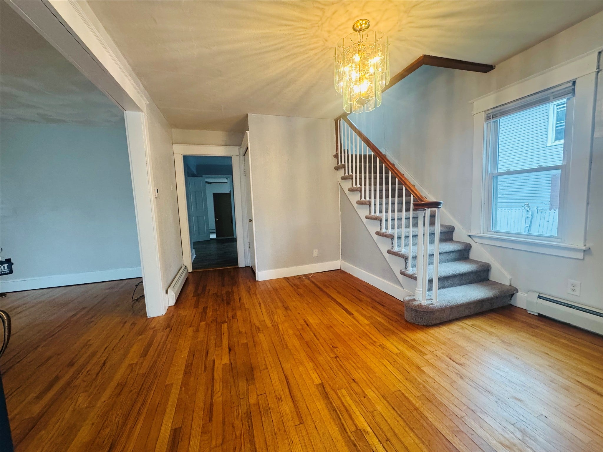 136 Melbourne ST - Photo 4