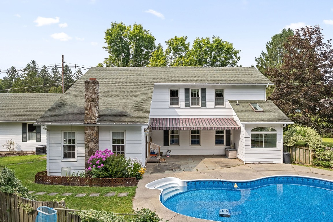 102 Tracy Road