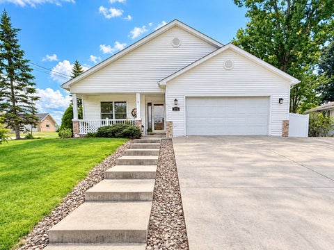 Homes For Sale - 2716 Magnolia St St<br/> Endicott, NY 13760