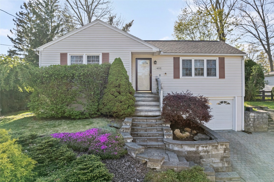 405 Beckwith Avenue, Endicott, New York image 3