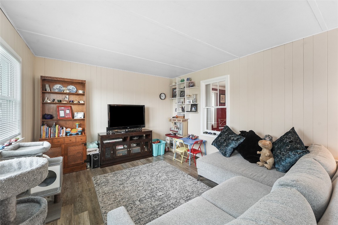 37 Albany Avenue, Johnson City, New York image 11