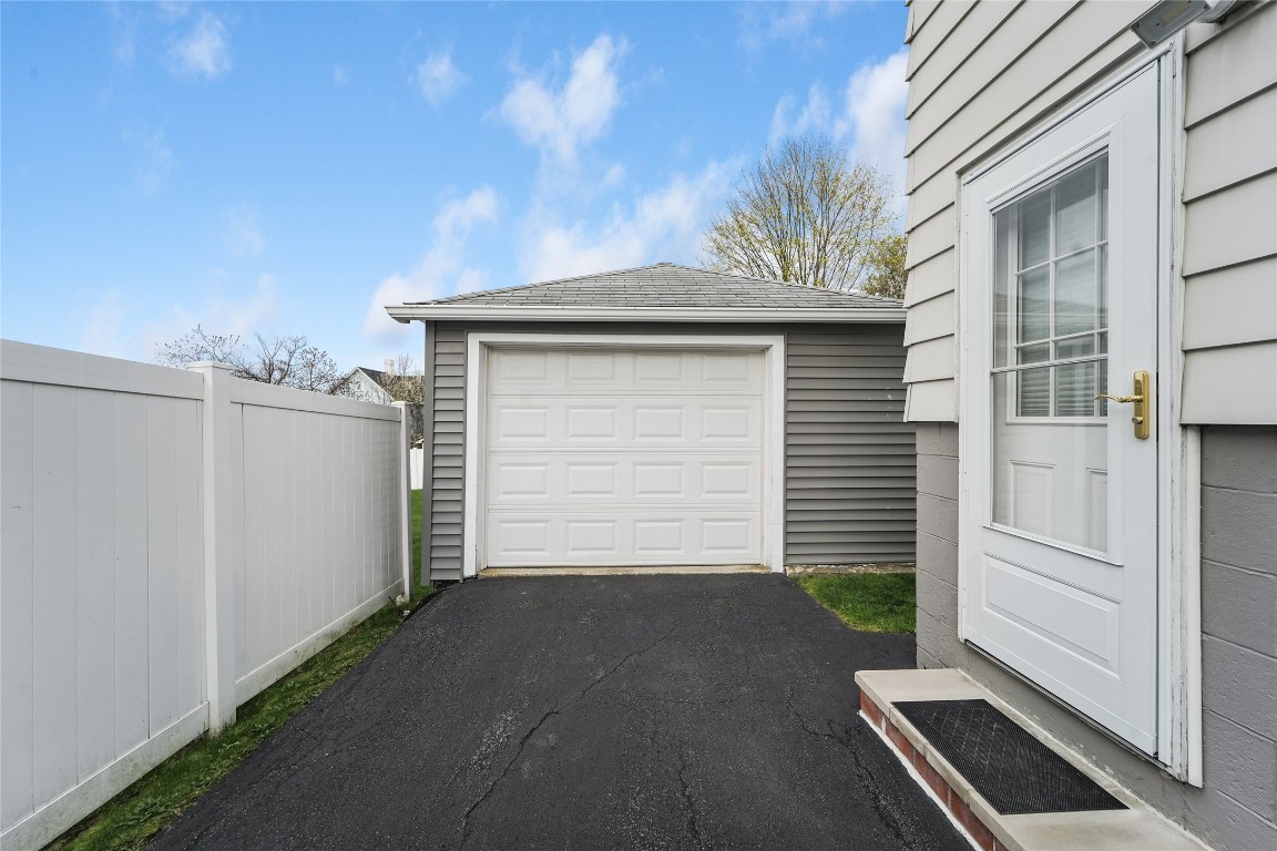 37 Albany Avenue, Johnson City, New York image 25