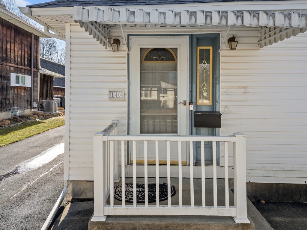140 Melbourne Street, Vestal, New York image 3