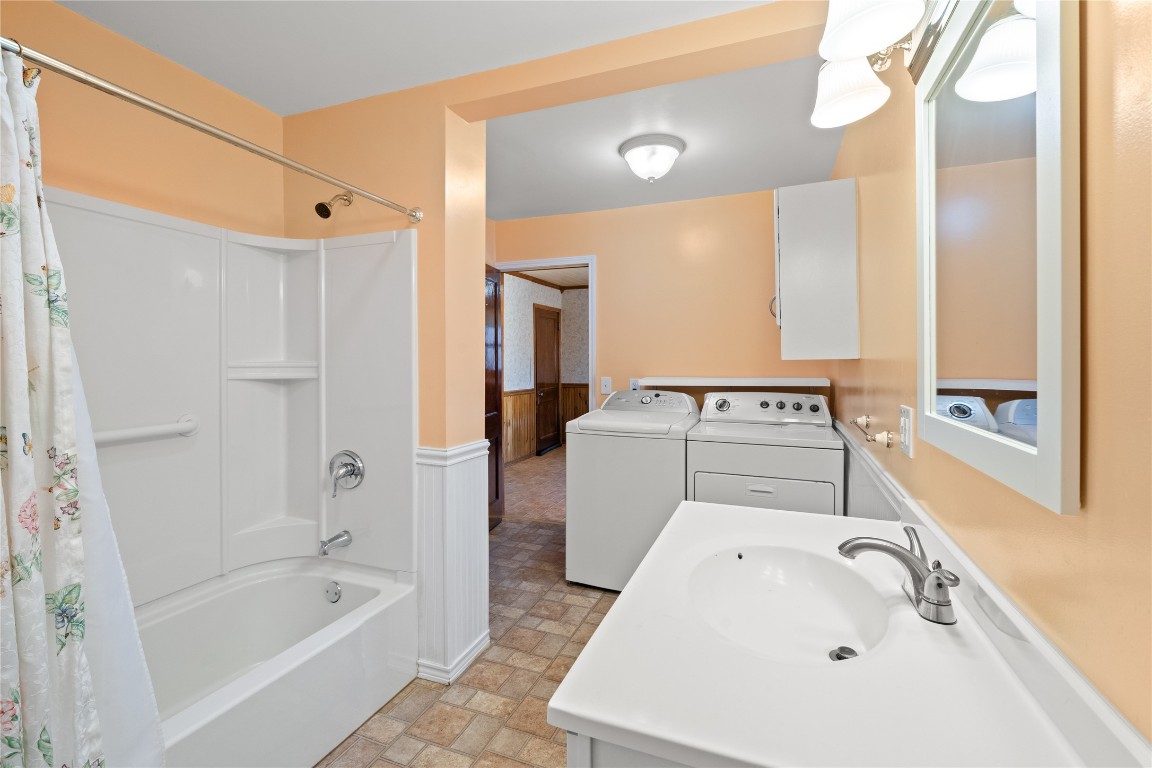 140 Melbourne Street, Vestal, New York image 14