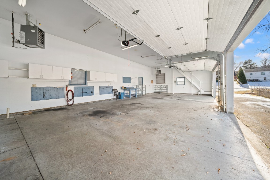 140 Melbourne Street, Vestal, New York image 29