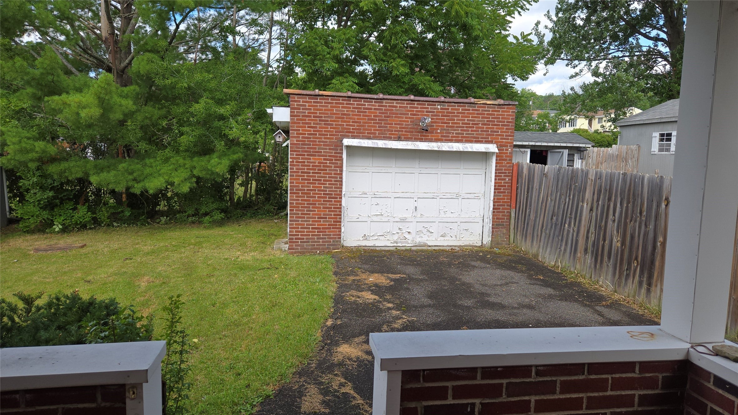 615 Irving Avenue - Photo 4