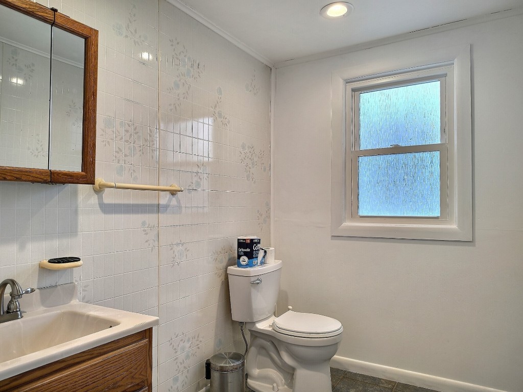 10 Juliand Hl, Greene, New York image 7