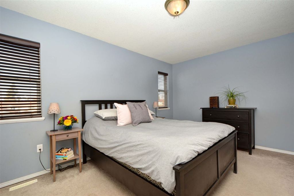 listing image 1100290518174562825