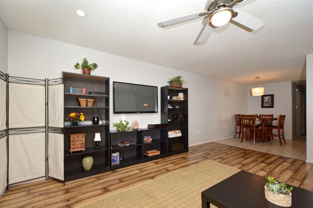 listing image 1105749202826476119