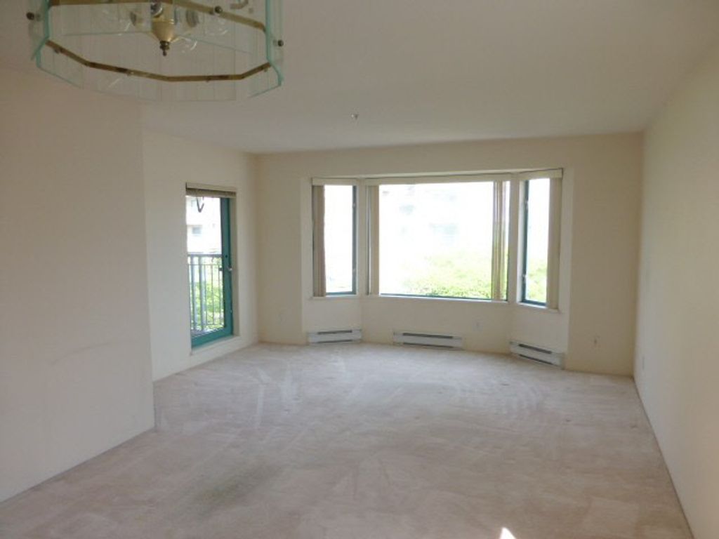 listing image 1105564208238721792