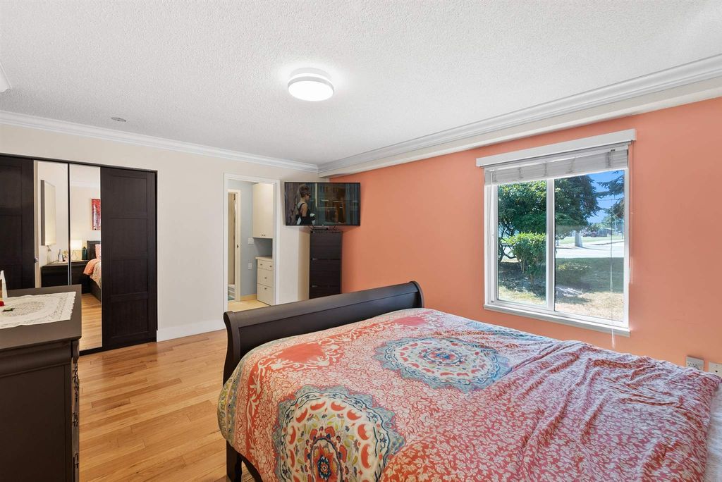 listing image 1107492093225697173