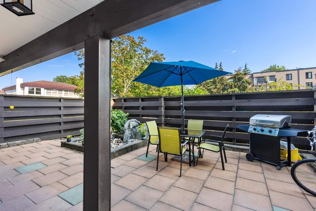 listing image 1101558253372975680