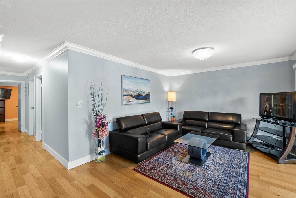 listing image 1105780724959679998