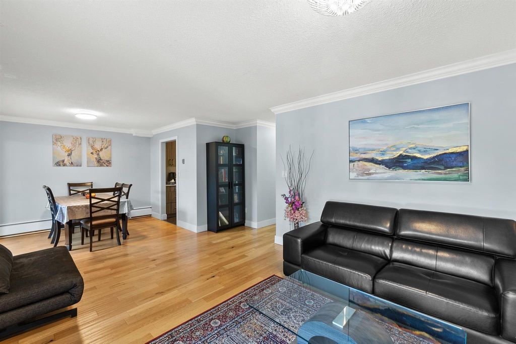 listing image 1105544769541067891
