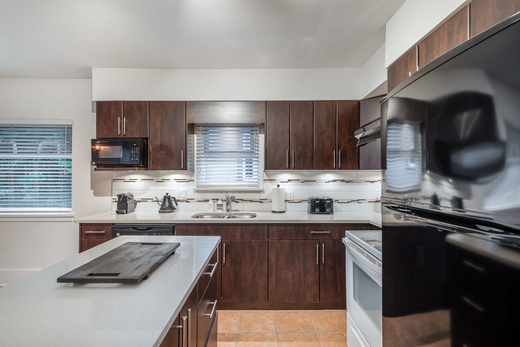 listing image 1109387908216304368
