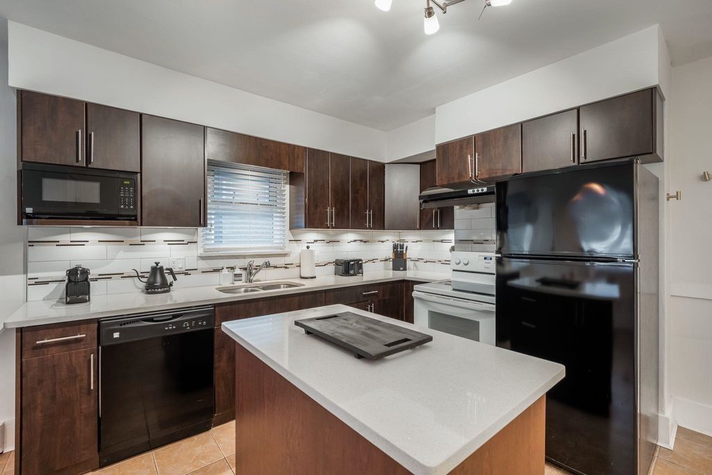 listing image 1101601752601487657