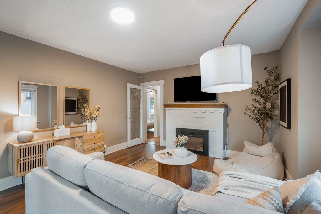 listing image 1107323198121730044