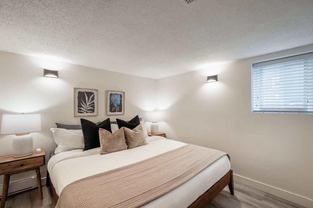 listing image 1106064242246404919