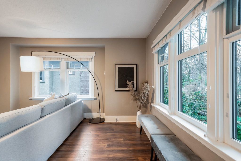 listing image 1107160872182380032