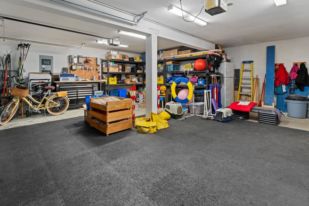 listing image 1106353026198066916