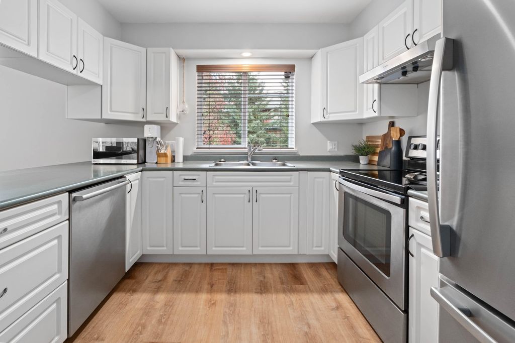 listing image 1106709599220154626