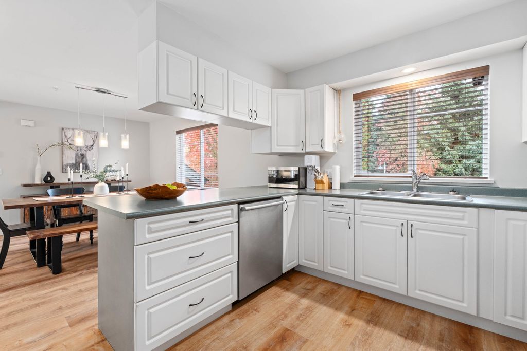 listing image 1100463011069590167