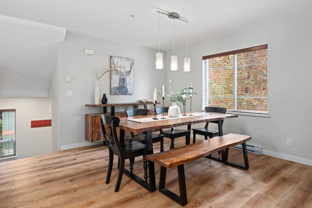 listing image 1101021786457867968