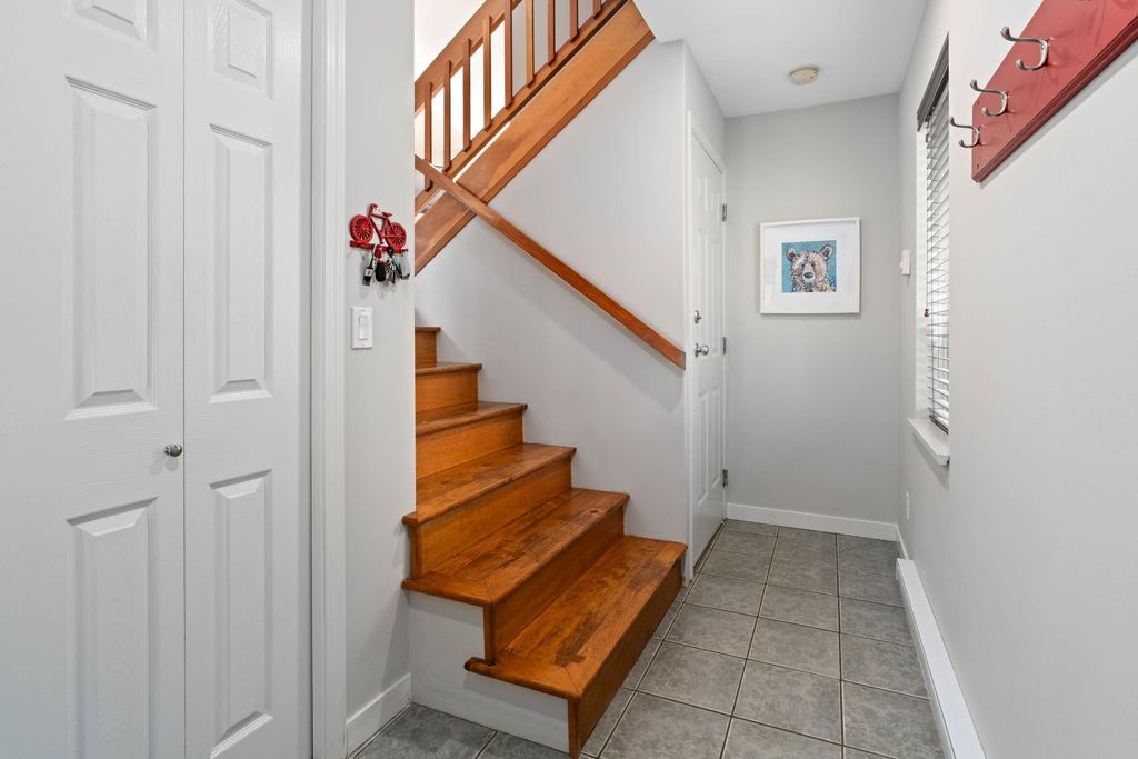 listing image 1108613363005019281